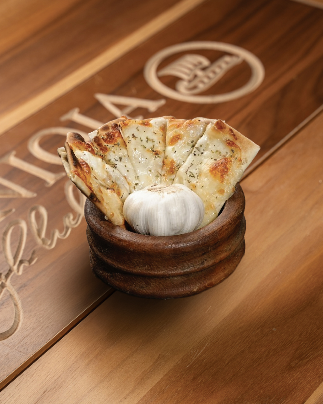 خبز بالجبن و الثوم